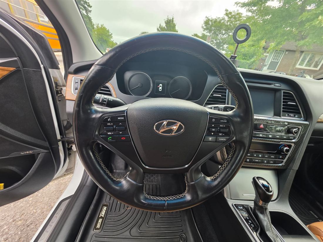 Clean steering wheel and dashboard