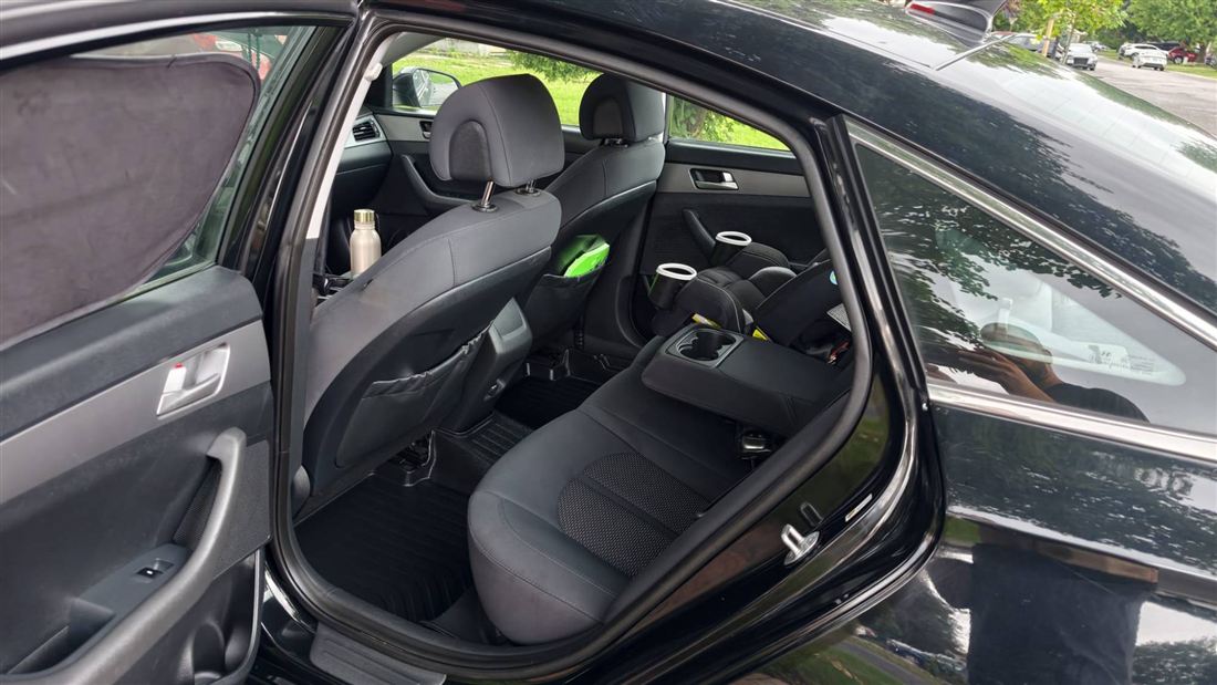 Clean cloth rear seats